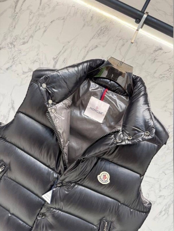 жилет утепленный moncler,жилет монклер женский,монклер жилетка,жилет moncler,moncler мужской жилет