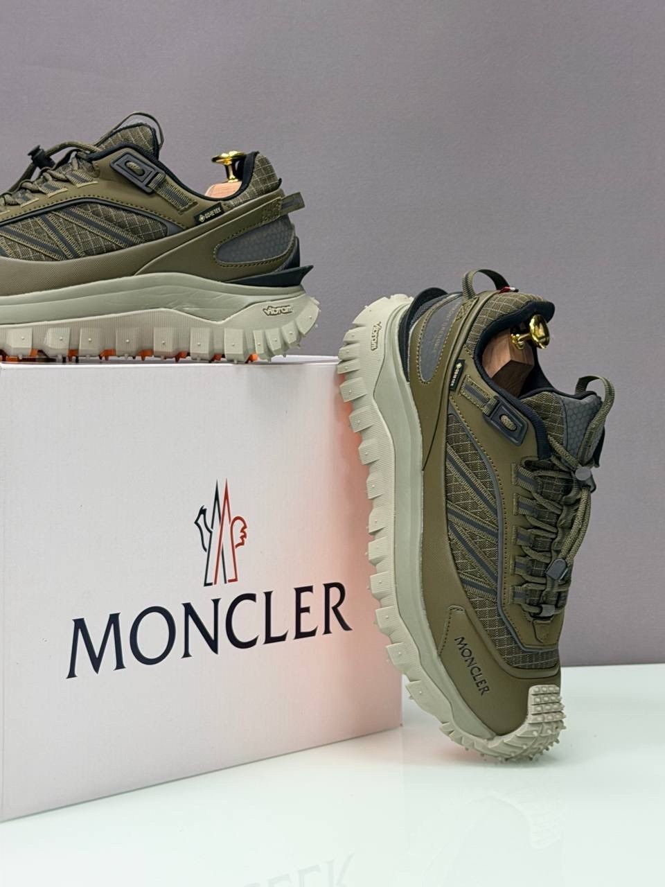 спортивные кроссовки trailgrip gore-tex new city,кроссовки moncler,кроссовки moncler trailgrip gtx,moncler trailgrip gtx,кроссовки брендовые