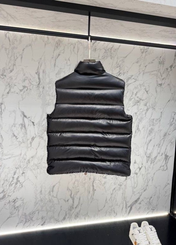 жилет утепленный moncler,жилет монклер женский,монклер жилетка,жилет moncler,moncler мужской жилет