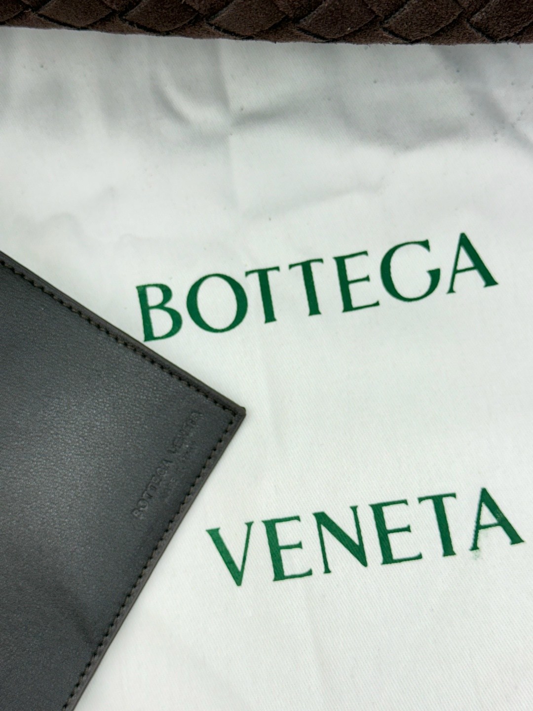 женская сумка bottega veneta,bottega veneta сумка,bottega veneta сумка cabat,оливковая кожаная сумка bottega veneta andiamo large,боттега венета сумка