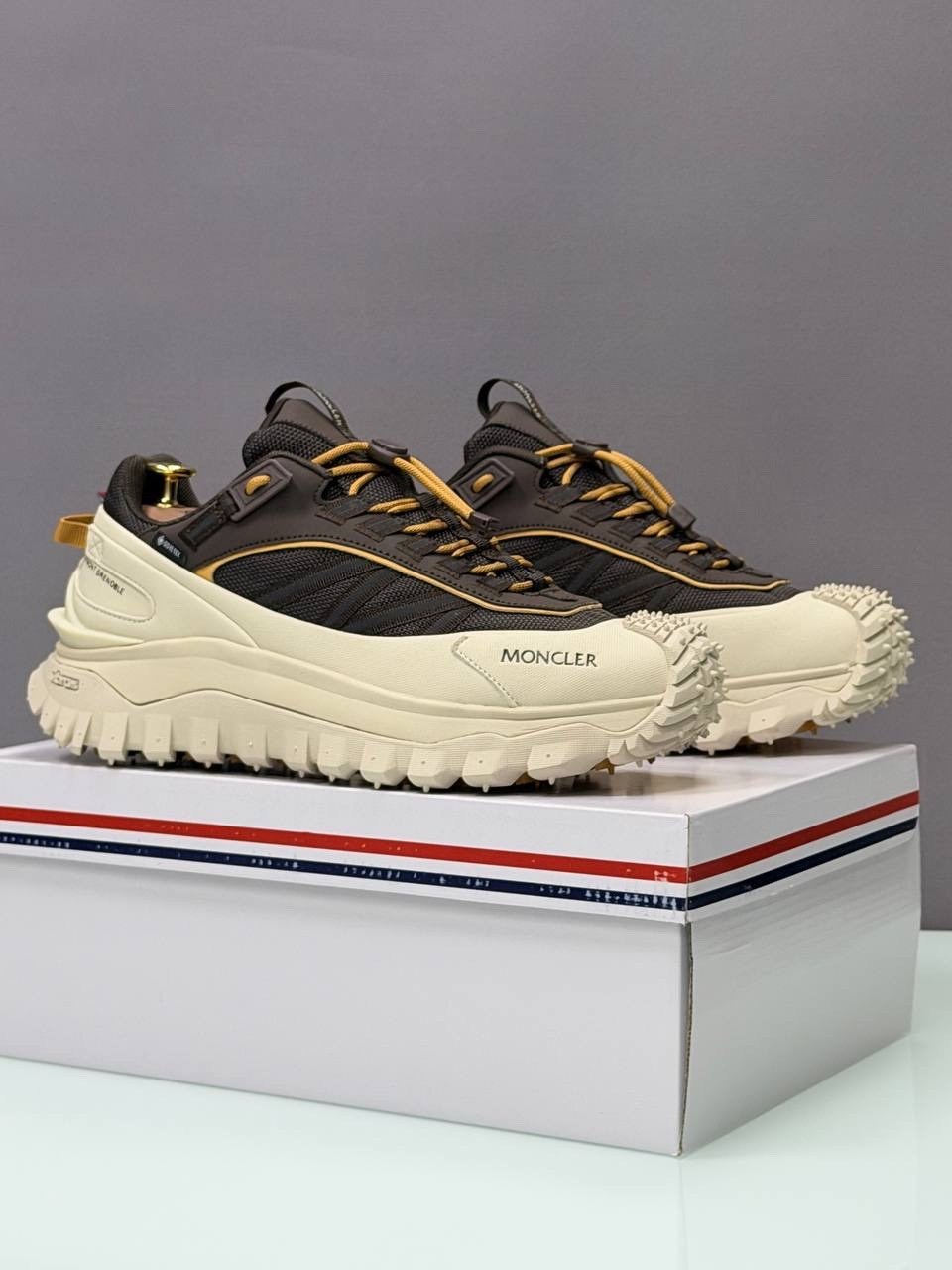 кроссовки moncler,кроссовки moncler trailgrip gtx,кроссовки мужские moncler trailgrip водонепроницаемые светло-зеленый,moncler trailgrip gtx,moncler низкие кроссовки trailgrip бежевый/черный