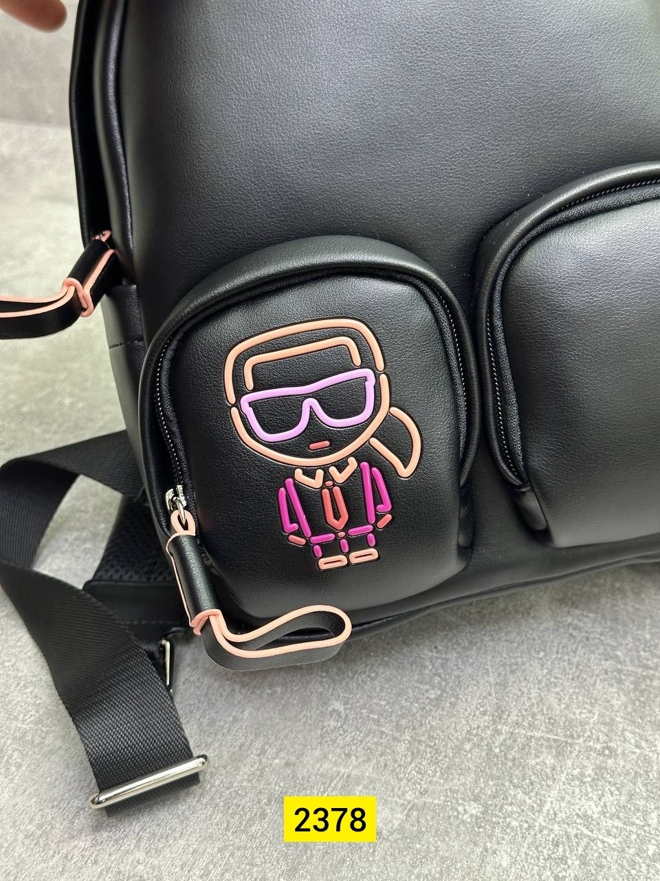 рюкзак karl lagerfeld,рюкзак karl lagerfeld женский,рюкзак карл лагерфельд женский,рюкзак karl lagerfeld с объемными буквами карл лагерфельд,кожаный рюкзак карл лагерфельд женский