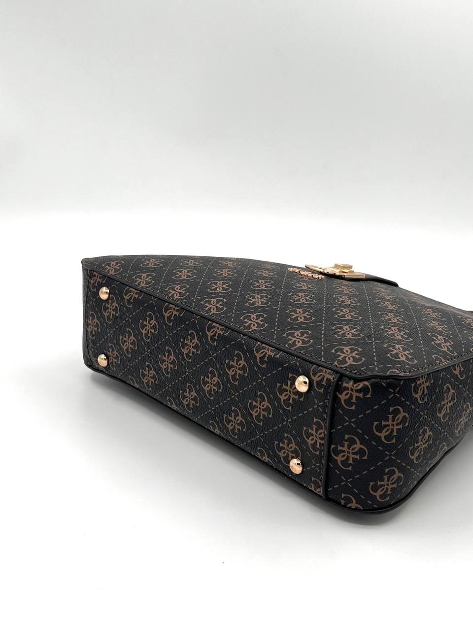 сумка guess,сумка женская guess,guess сумка на плечо багет,guess сумка на плечо кросс-боди,guess сумка на плечо