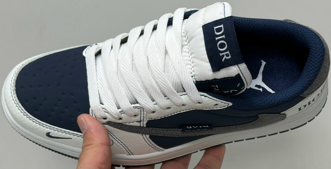 кроссовки travis scott x air jordan 1 low x dior nike,nike air jordan 1 low dior,nike air jordan 1 dior,air jordan 1 low dior,dior jordan