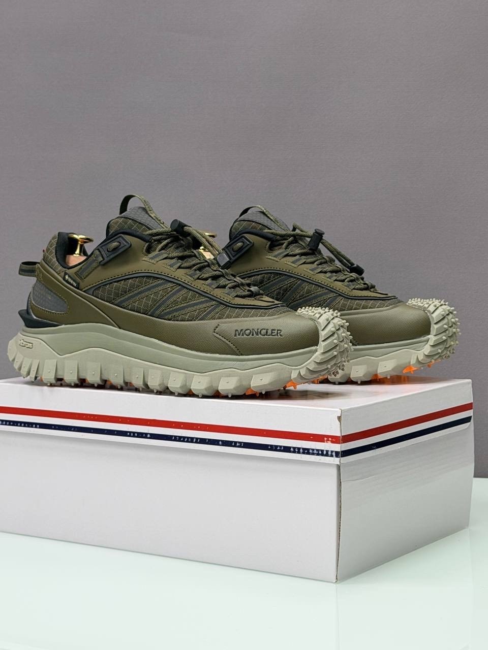 спортивные кроссовки trailgrip gore-tex new city,кроссовки moncler,кроссовки moncler trailgrip gtx,moncler trailgrip gtx,кроссовки брендовые