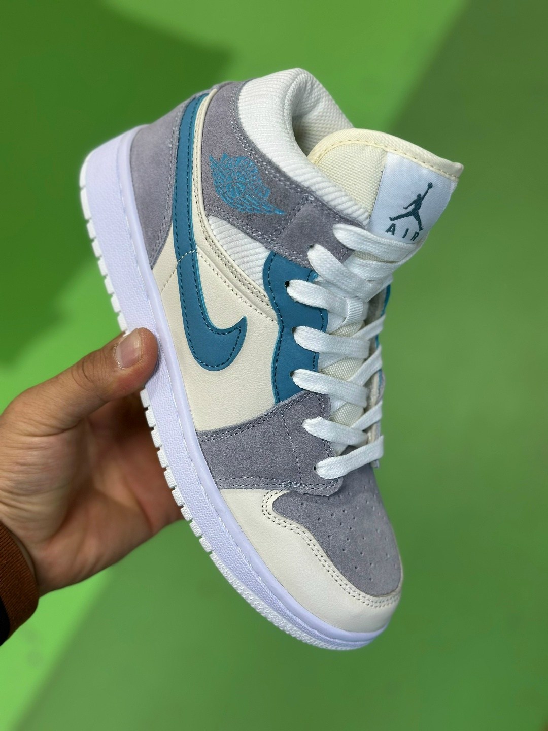 nike air jordan 1 mid se,женские кроссовки nike air jordan 1 mid,кроссовки найк джордан фиолетовые,кроссовки найк air jordan,nike air jordan 1 mid