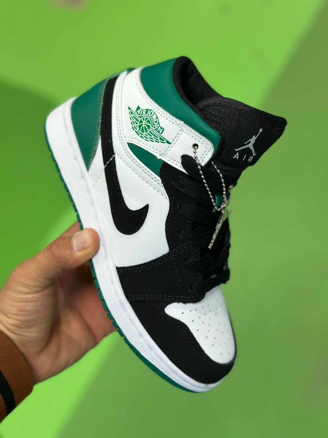 nike air jordan 1 mid se,женские кроссовки nike air jordan 1 mid,кроссовки найк джордан фиолетовые,кроссовки найк air jordan,nike air jordan 1 mid