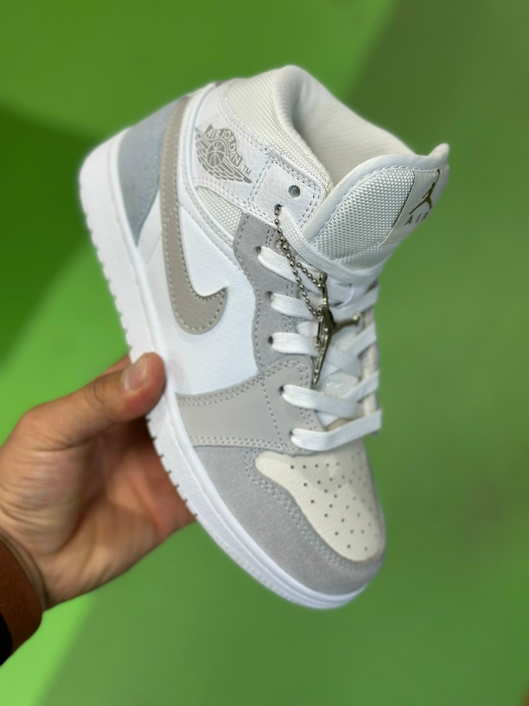 nike air jordan 1 mid se,женские кроссовки nike air jordan 1 mid,кроссовки найк джордан фиолетовые,кроссовки найк air jordan,nike air jordan 1 mid