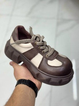 Кроссовки