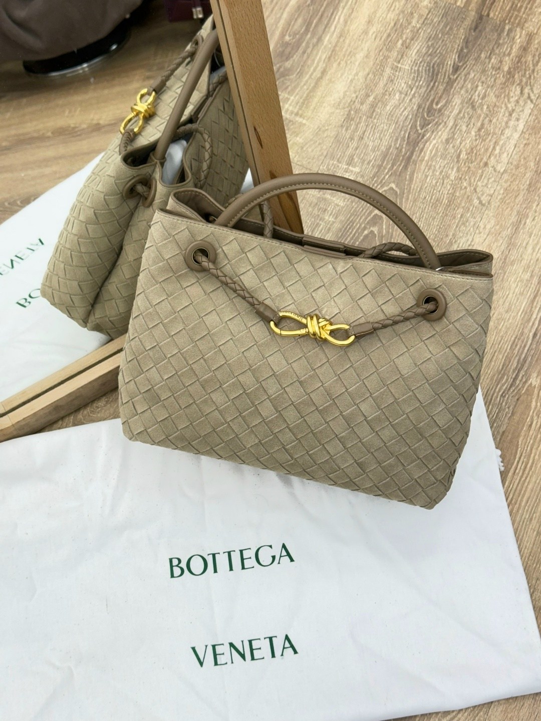 женская сумка bottega veneta,bottega veneta сумка,сумка bottega,оливковая кожаная сумка bottega veneta andiamo large,сумка на плечо bottega veneta