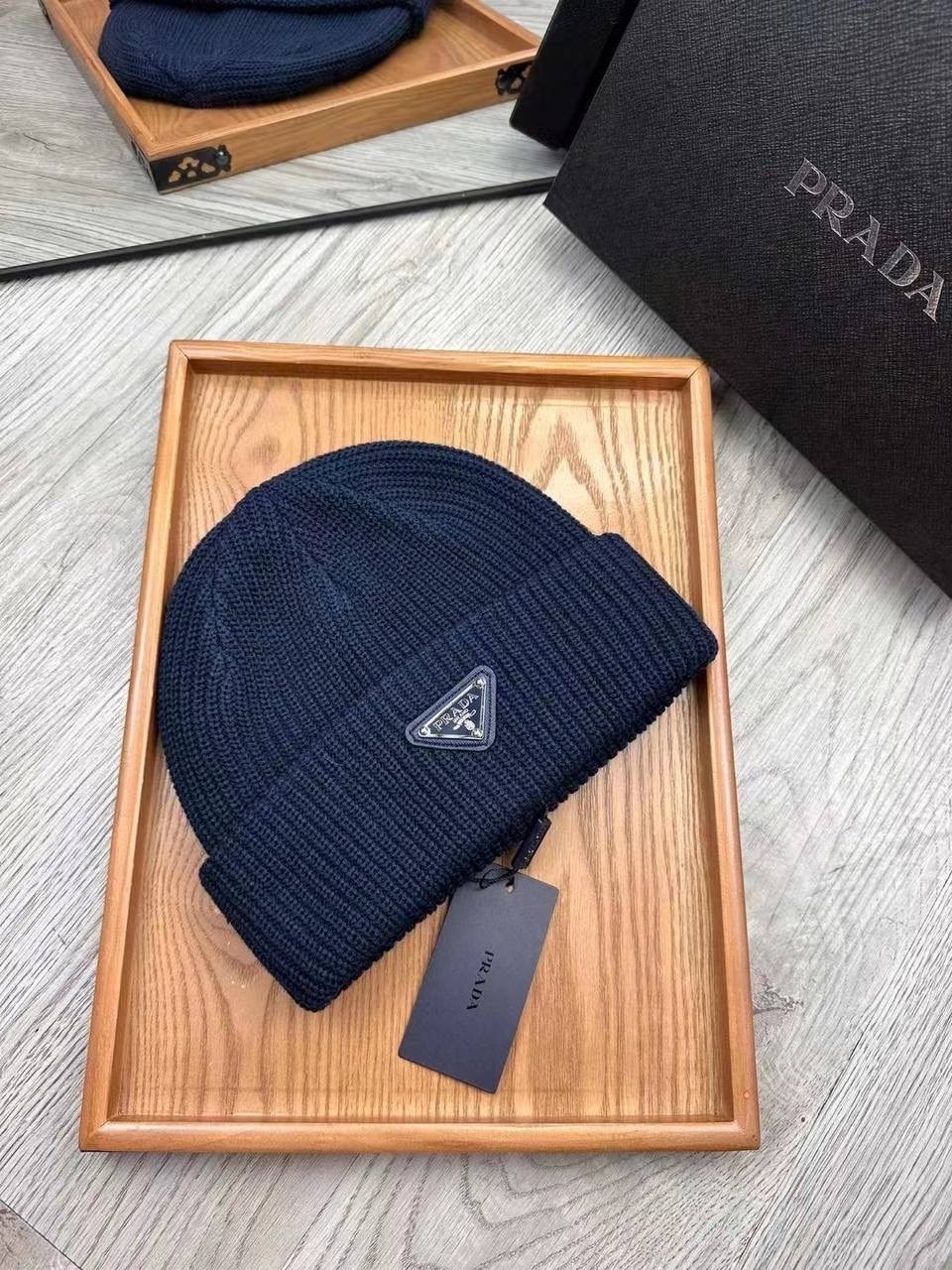шапка prada,шапка от прада,вязаная шапка prada,шапка мужская,шапка прада