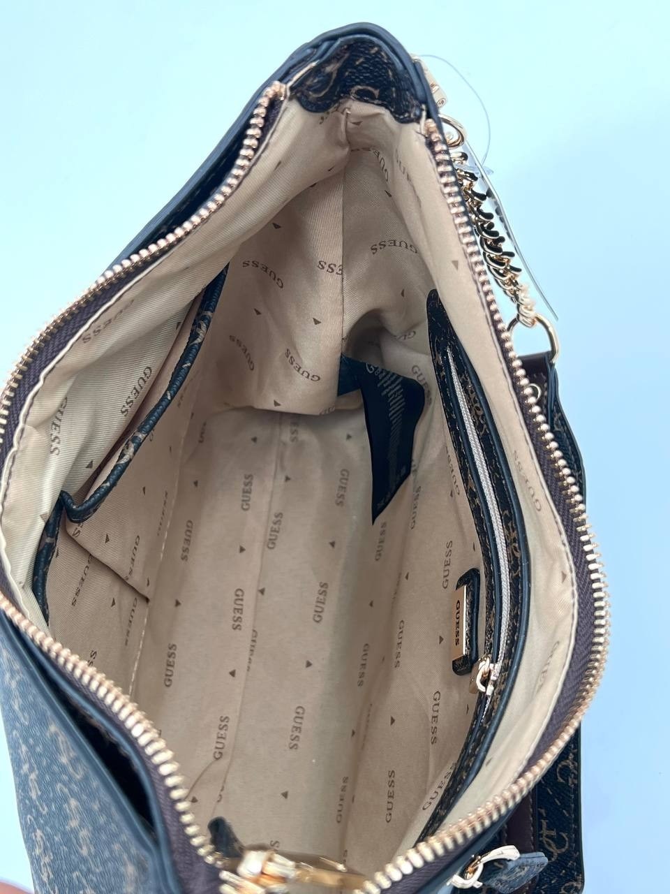 сумка guess,сумка женская guess,guess сумка на плечо багет,guess сумка на плечо кросс-боди,guess сумка на плечо