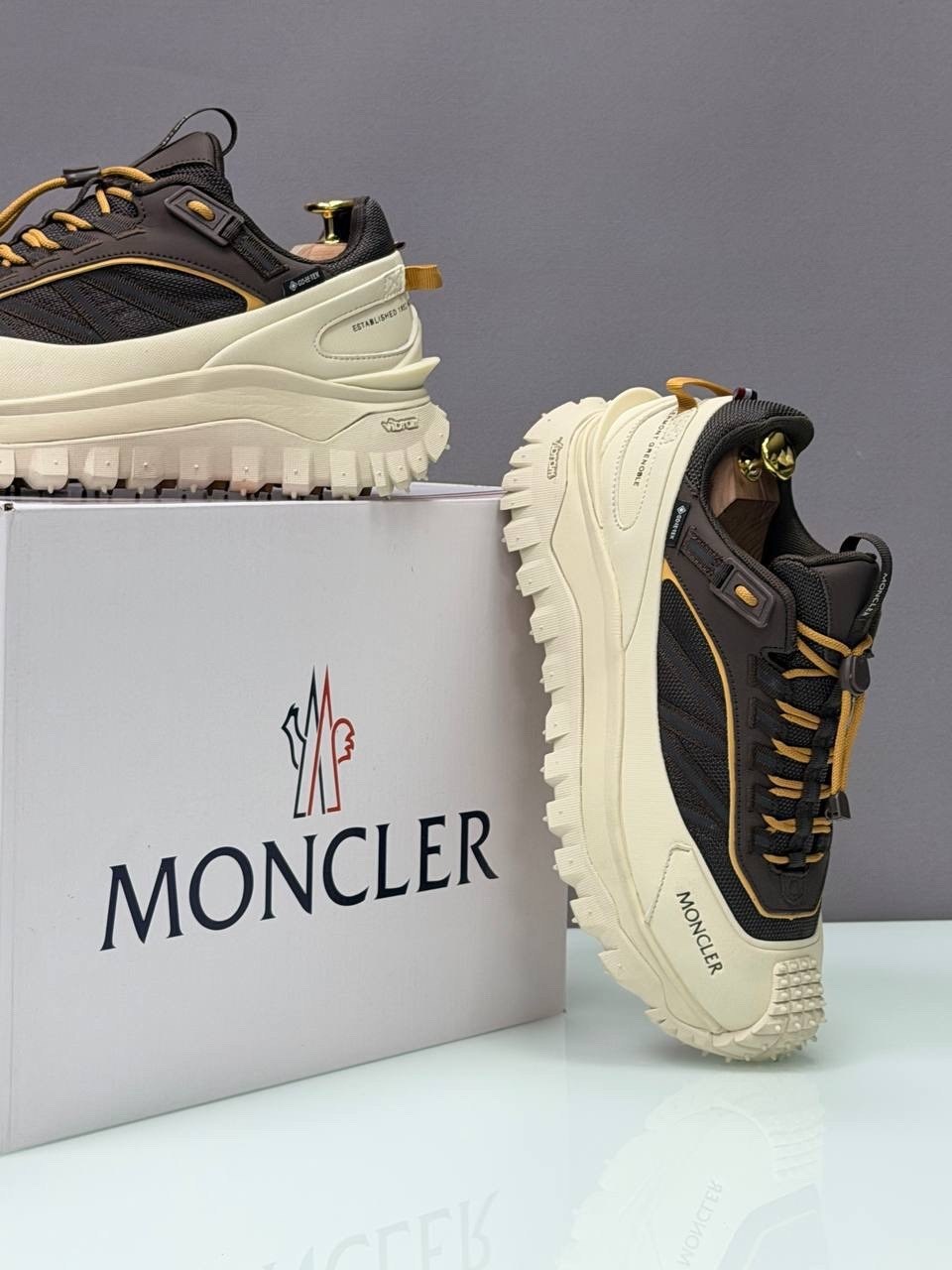 кроссовки moncler,кроссовки moncler trailgrip gtx,кроссовки мужские moncler trailgrip водонепроницаемые светло-зеленый,moncler trailgrip gtx,moncler низкие кроссовки trailgrip бежевый/черный