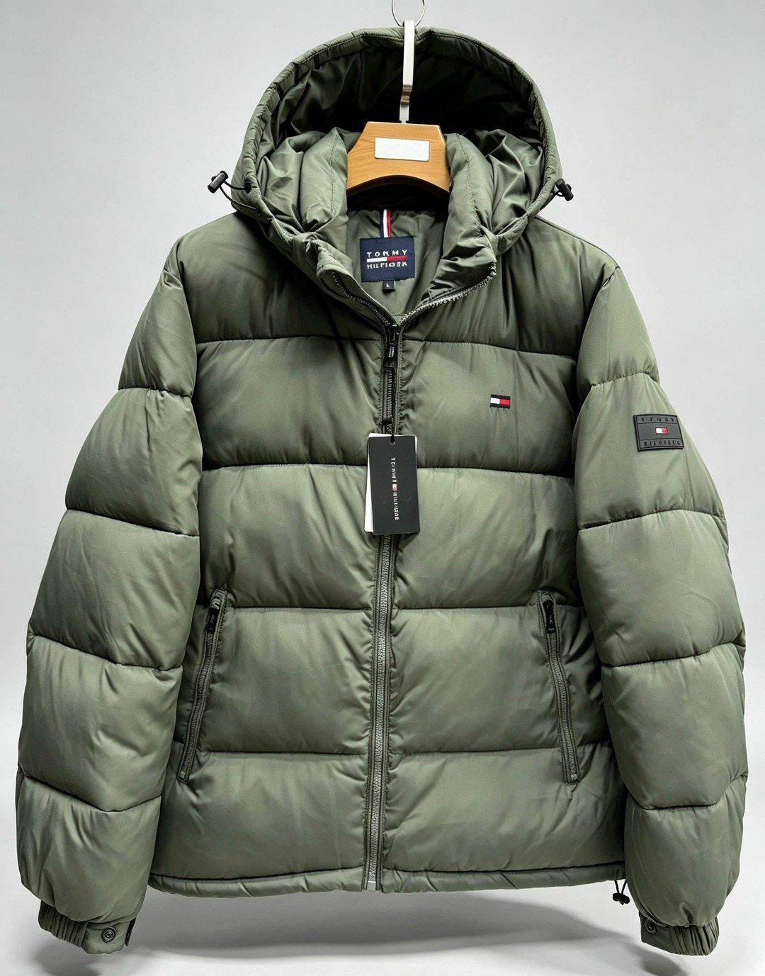 куртка зимняя tommy hilfiger,зимняя куртка томми хилфигер,мужская зимняя куртка tommy hilfiger,пуховик свободного кроя tommy jeans черный,куртка томми хилфигер черная