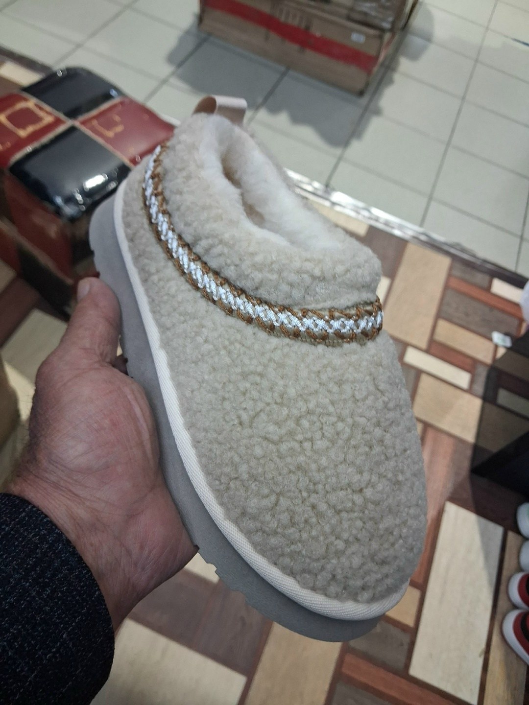 ,женская зимняя ,женские меховые зимние сапоги угги,зимняя ,тапочки с мехом