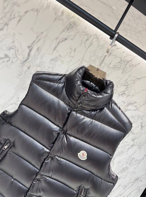 жилет утепленный moncler,жилет монклер женский,монклер жилетка,жилет moncler,moncler мужской жилет
