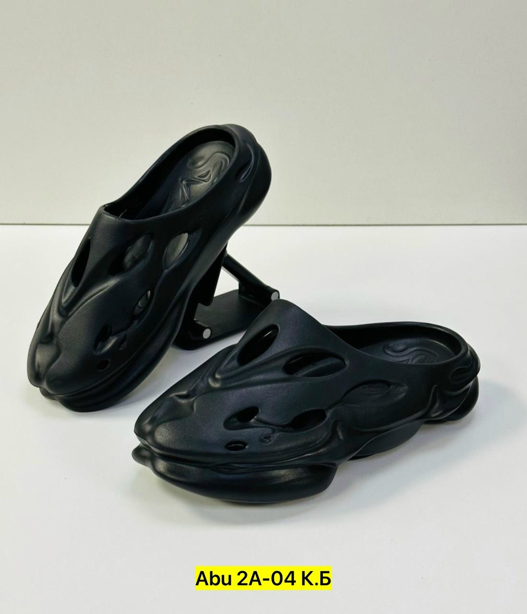 ,adidas yeezy foam runner mxt moon,шлепанцы женские,пляжная ,шлепки с дырками