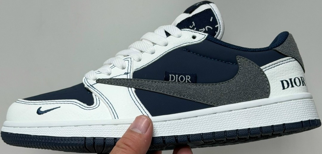 кроссовки travis scott x air jordan 1 low x dior nike,nike air jordan 1 low dior,nike air jordan 1 dior,air jordan 1 low dior,dior jordan