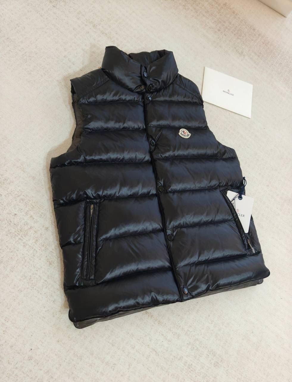 жилет утепленный moncler,жилет монклер женский,монклер жилетка,жилет moncler,moncler мужской жилет