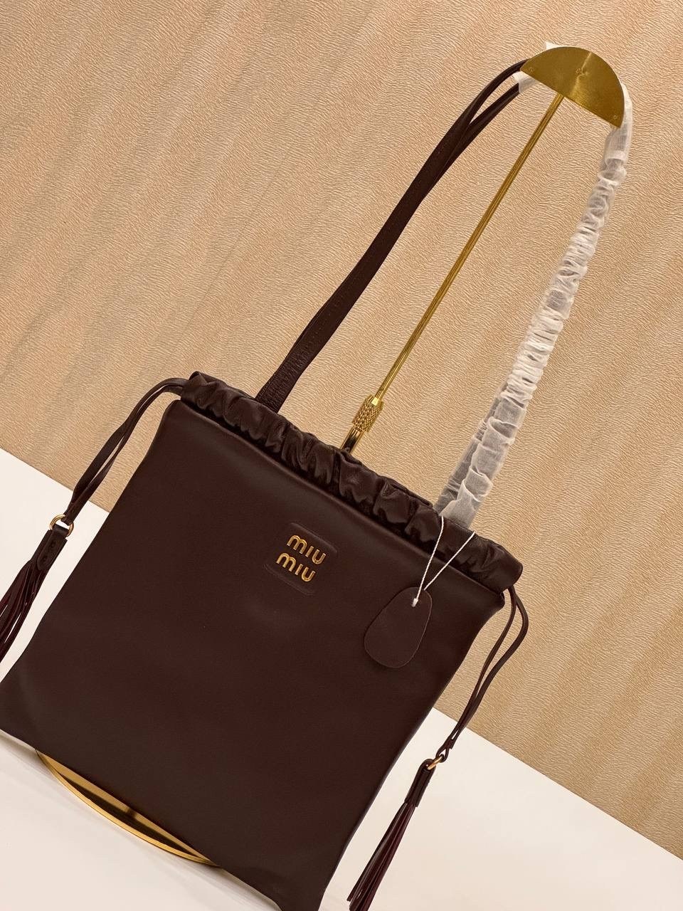 сумка miumiu matelassé с бахромой,женская сумка miu miu,сумка miu miu,сумка,сумки женская