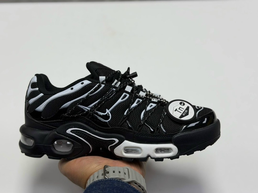 кроссовки nike air max plus tn,спортивные кроссовки унисекс nike air max plus tn черные,кроссовки nike air max plus,nike air max tn plus black,спортивные кроссовки унисекс nike air max plus tn черные