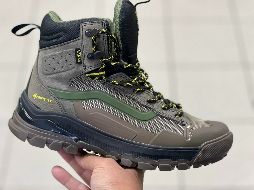 vans ultrarange exo hi mte,кроссовки vans ultrarange,vans ultrarange exo,мужские ботинки,черные кроссовки