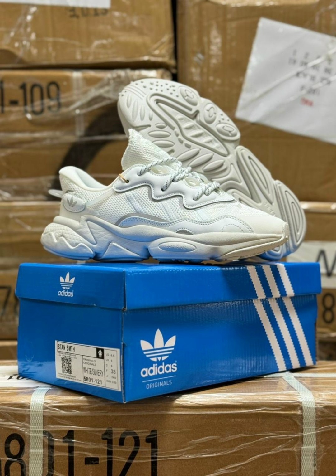 кроссовки adidas ozweego,кроссовки ozweego originals adidas,кроссовки adidas,женские кроссовки adidas ozweego,кроссовки adidas ozweego originals adidas цвет бежевый серый