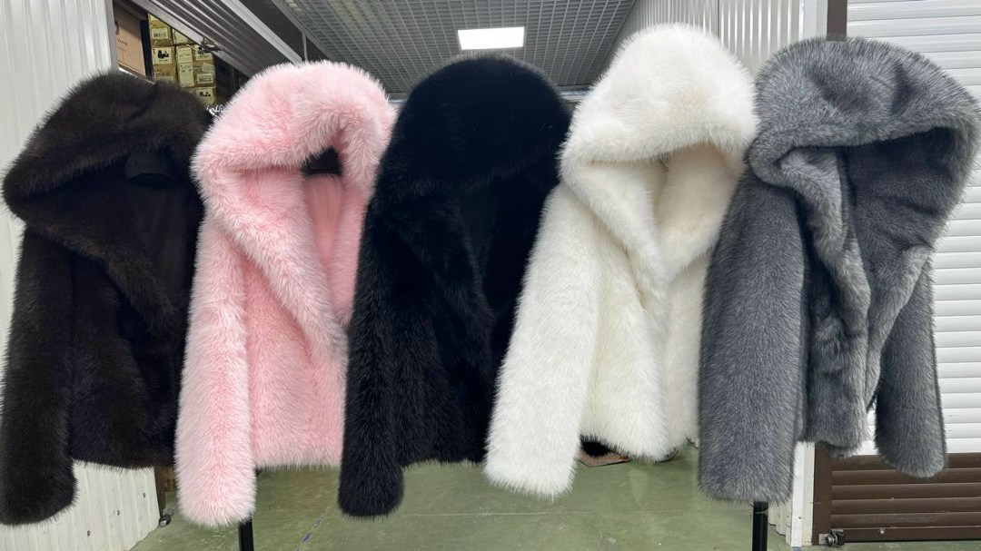 шубка,искусственная шуба,шуба белая,шуба женская,женская куртка с капюшоном из искусственного лисьего меха