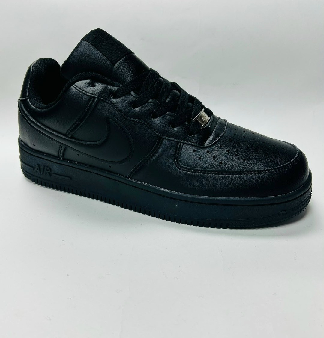 мужские кроссовки nike air force 07 в белом цвете,кроссовки мужские nike air force 1 белого цвета,nike air force 1 low white,nike air force 1,кроссовки спортивные кеды air force 1 форсы nike