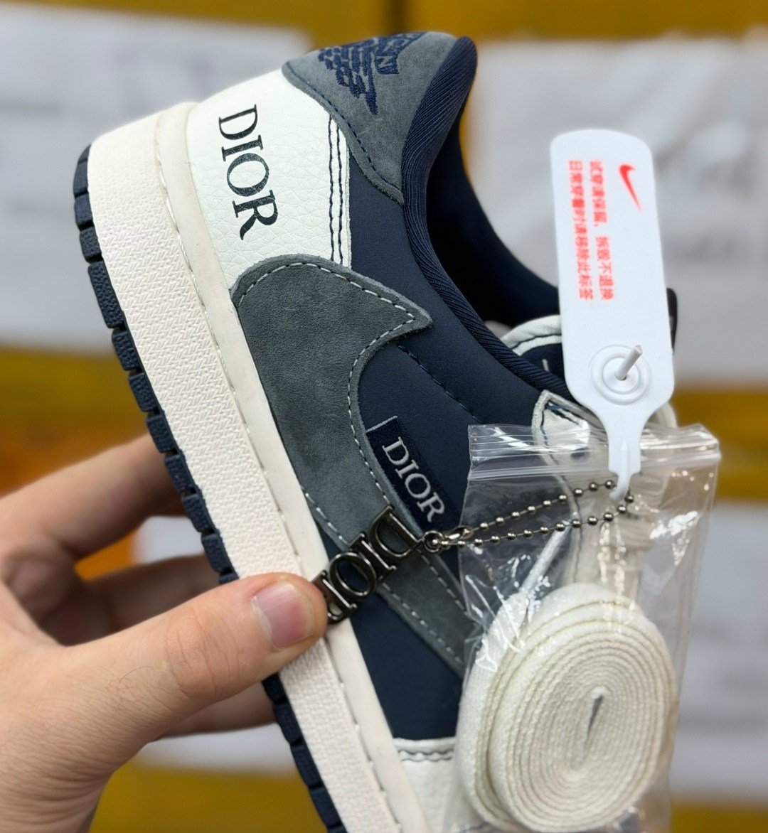 кроссовки travis scott x air jordan 1 low x dior nike,dior кроссовки,кроссовки,кроссовки nike air jordan 1 low dior,кроссовки мужские nike air jordan 1 travis scott