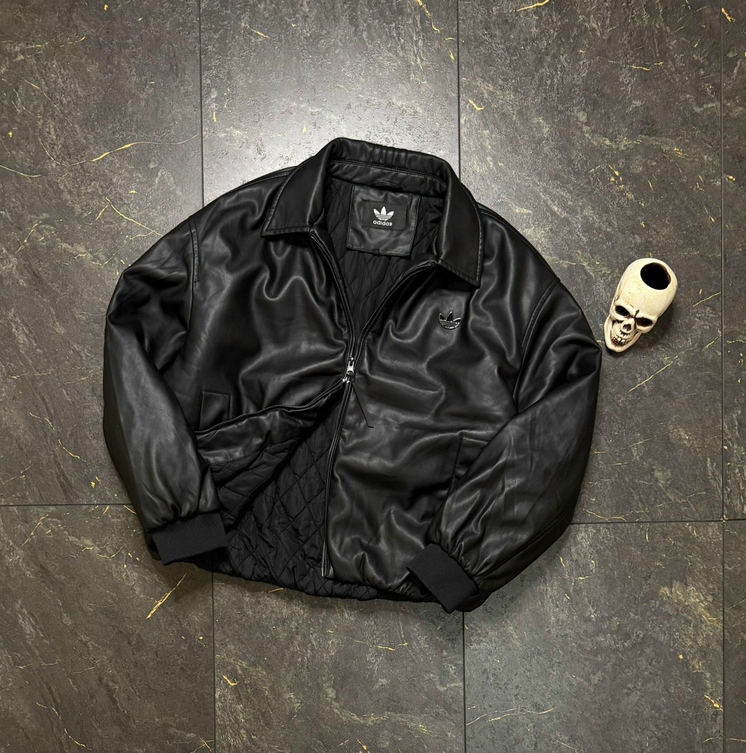 кожаная куртка adidas originals 2003,куртка кожаная adidas originals,adidas originals chaqueta classic street embossed leather jacket black,мужская кожаная куртка adidas originals черного цвета,куртка