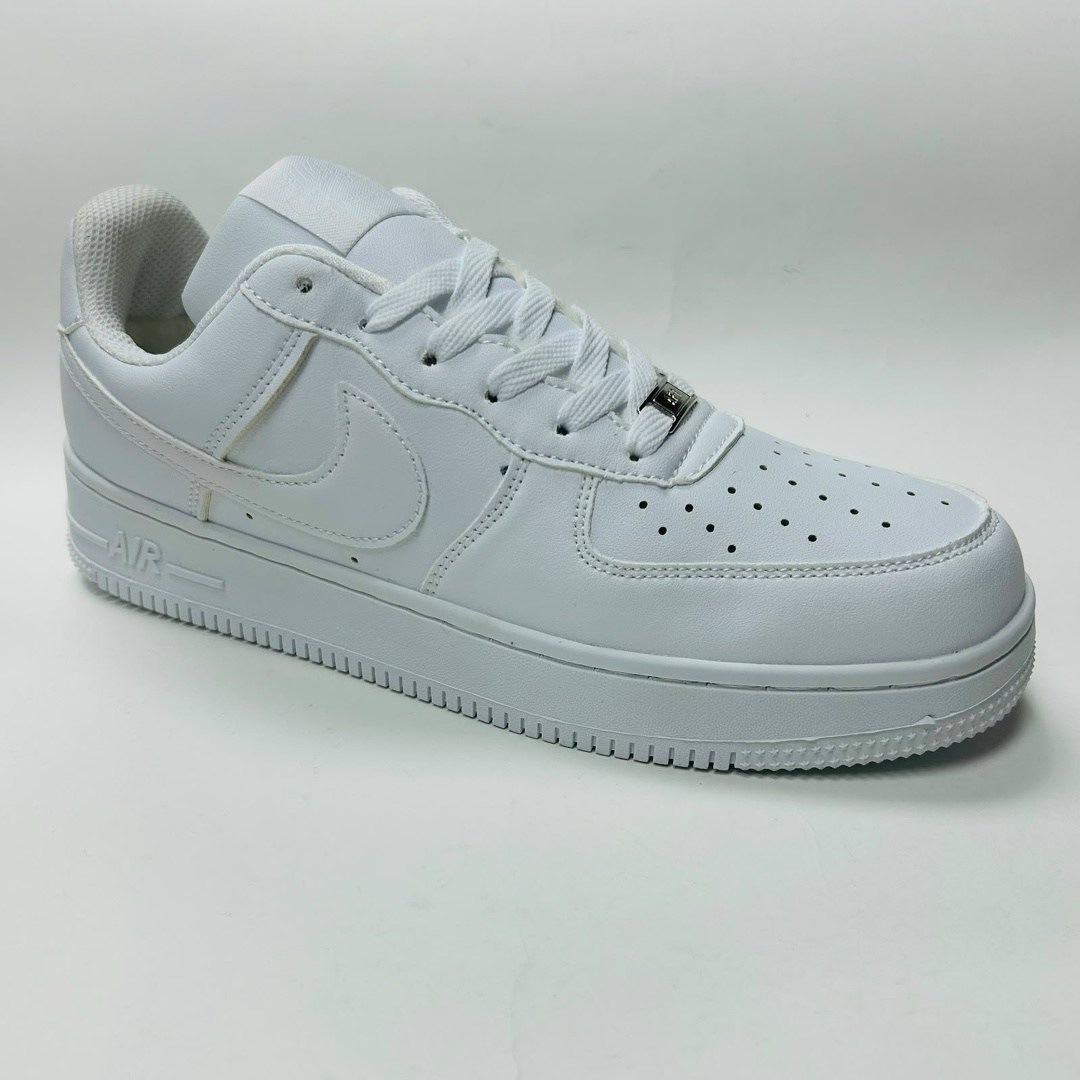 мужские кроссовки nike air force 07 в белом цвете,кроссовки мужские nike air force 1 белого цвета,nike air force 1 low white,nike air force 1,кроссовки спортивные кеды air force 1 форсы nike