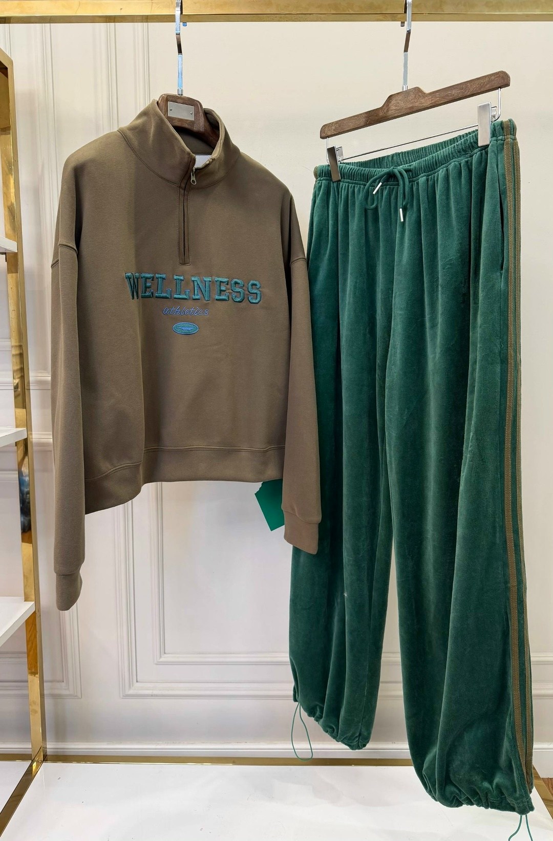 белый спортивный прогулочный костюм гуччи gucci,спортивный костюм gucci,спортивный костюм гуччи,костюм gucci,спортивный костюм gucci женский