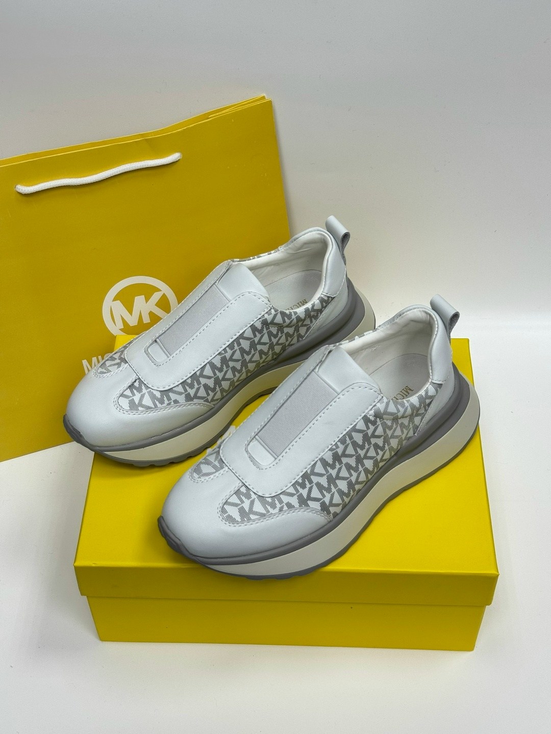кроссовки michael kors,,кроссовки женскиe,женские кроссовки michael kors,кроссовки текстильные