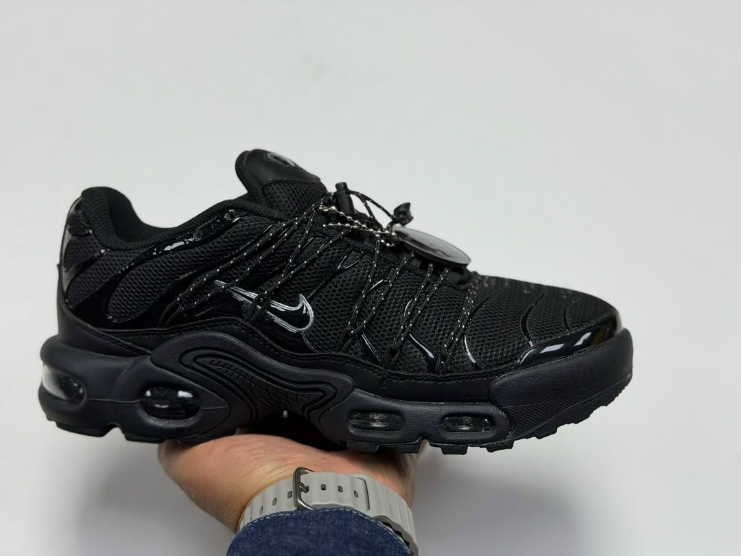 кроссовки nike air max plus tn,спортивные кроссовки унисекс nike air max plus tn черные,кроссовки nike air max plus,nike air max tn plus black,спортивные кроссовки унисекс nike air max plus tn черные