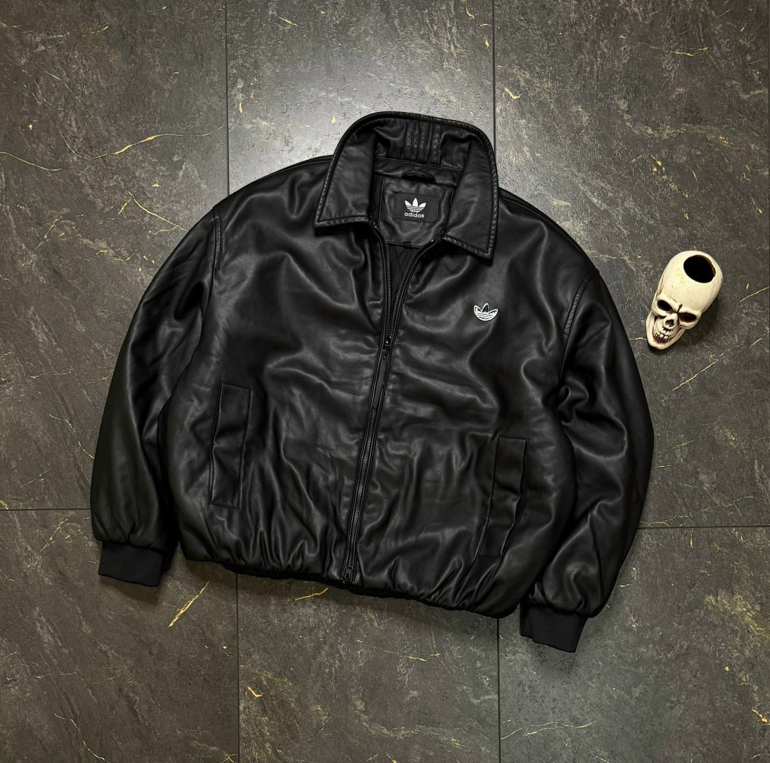 кожаная куртка adidas originals 2003,куртка кожаная adidas originals,adidas originals chaqueta classic street embossed leather jacket black,мужская кожаная куртка adidas originals черного цвета,куртка