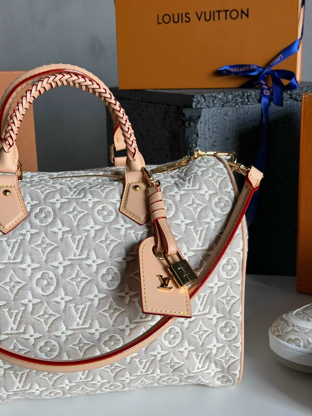louis vuitton сумка,сумка женская louis vuitton,louis vuitton сумка на плечо,louis vuitton speedy,louis vuitton сумка для ручной клади