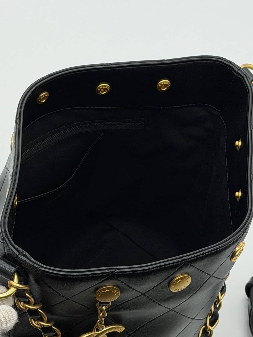 chanel сумка,сумки шанель,женская сумка chanel,женская черная кожаная сумка chanel shopping bag,chanel черная кожаная сумка через плечо для женщин