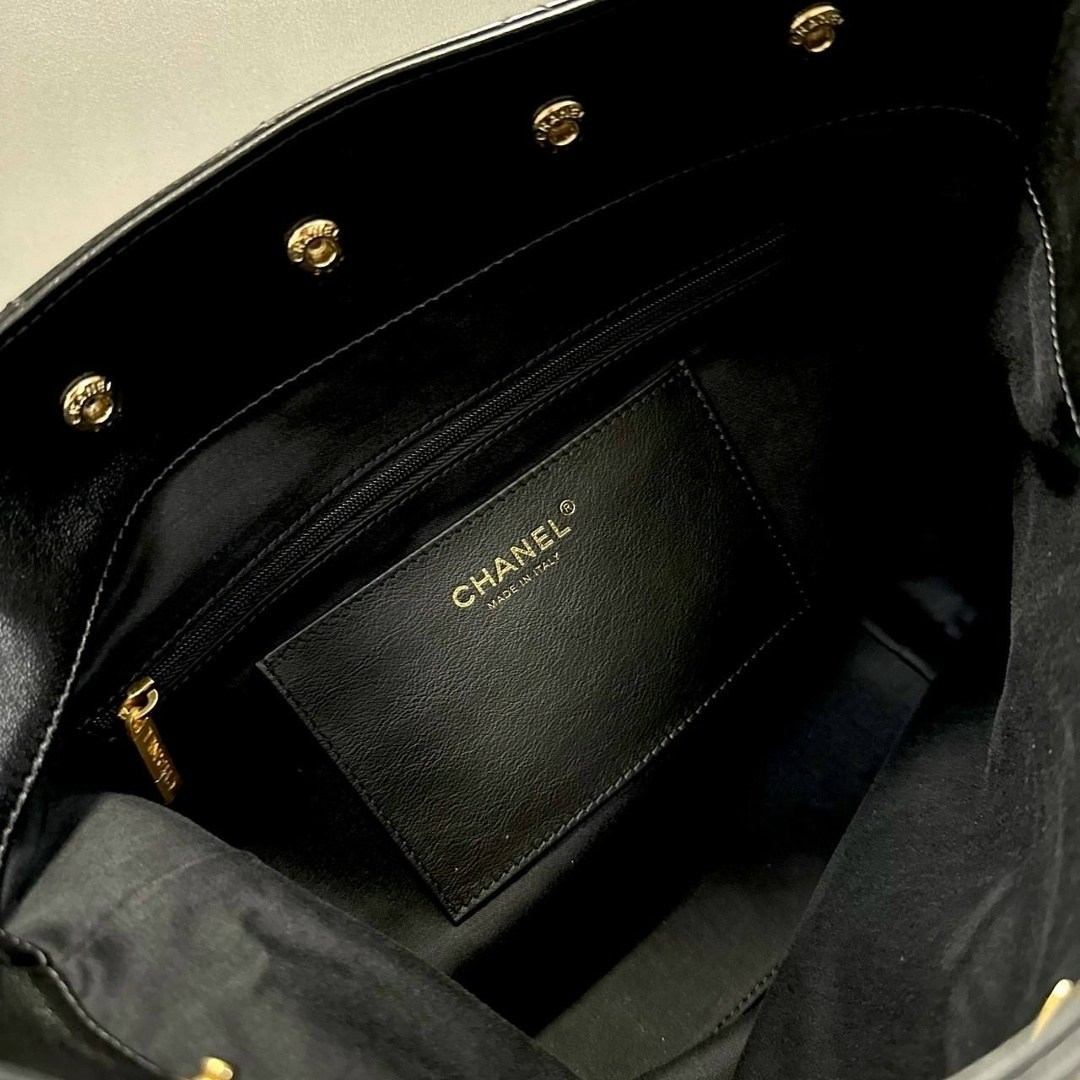 chanel сумка,сумки шанель,женская сумка chanel,женская черная кожаная сумка chanel shopping bag,chanel черная кожаная сумка через плечо для женщин