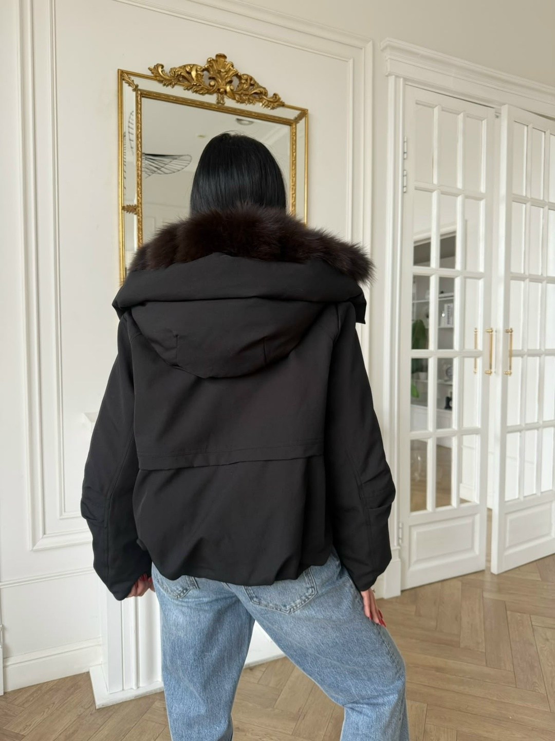 женский чёрный пуховик с мехом max mara,пуховики с мехом,женский чёрный пуховик с натуральным мехом max mara,стильная куртка,пуховики куртки парки