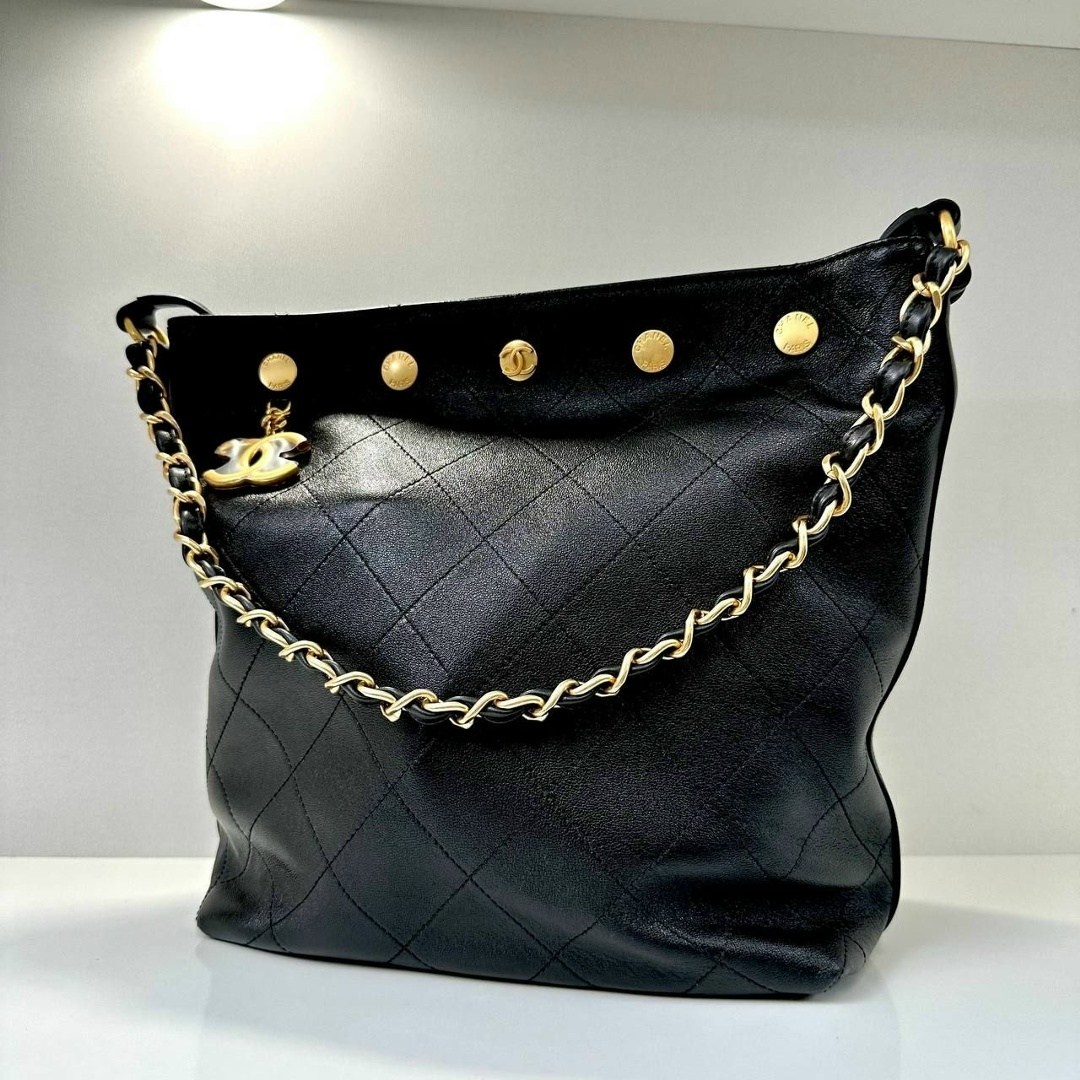 chanel сумка,сумки шанель,женская сумка chanel,женская черная кожаная сумка chanel shopping bag,chanel черная кожаная сумка через плечо для женщин