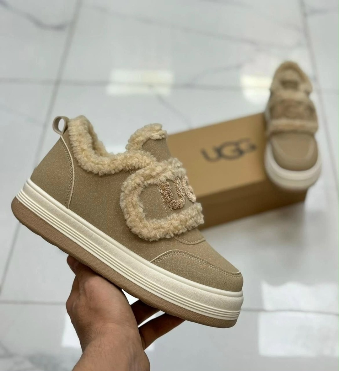 кроссовки ugg,,женская зимняя ,женские угги,женская