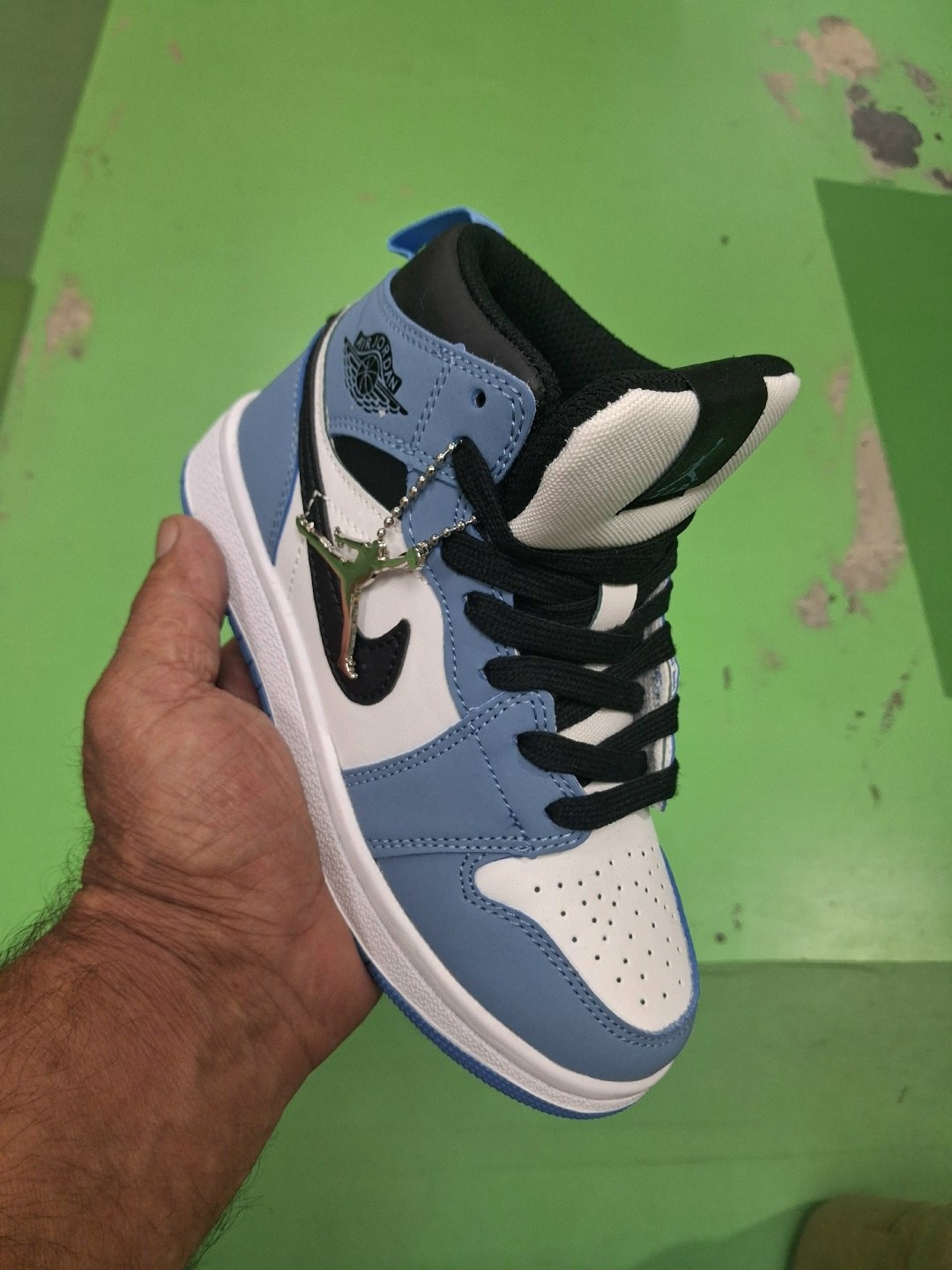nike air jordan 1 mid,air jordan 1 mid royal blue laser orange,air jordan 1 mid,nike air jordan 1,nike air jordan 1 mid se