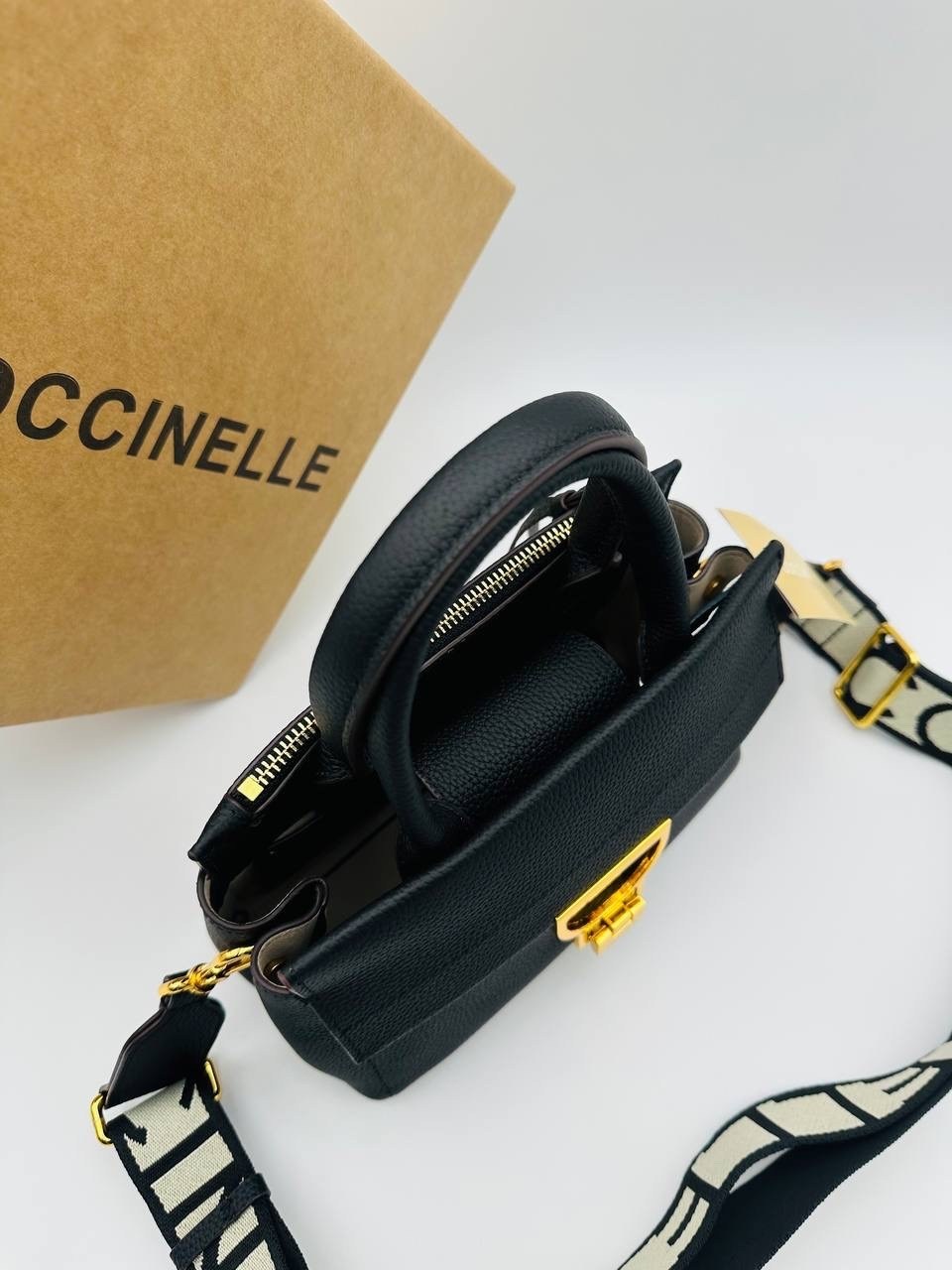 сумка coccinelle,сумка coccinelle arlettis,сумка женская coccinelle,coccinelle сумка arlettis signature,сумка