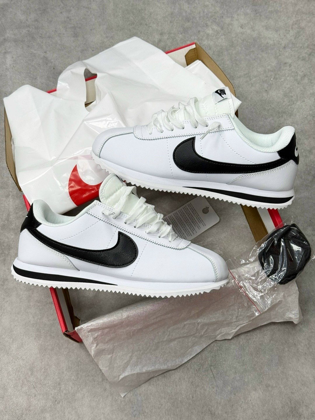 nike classic cortez,кроссовки nike classic cortez,nike cortez white black,nike classic cortez leather,nike cortez