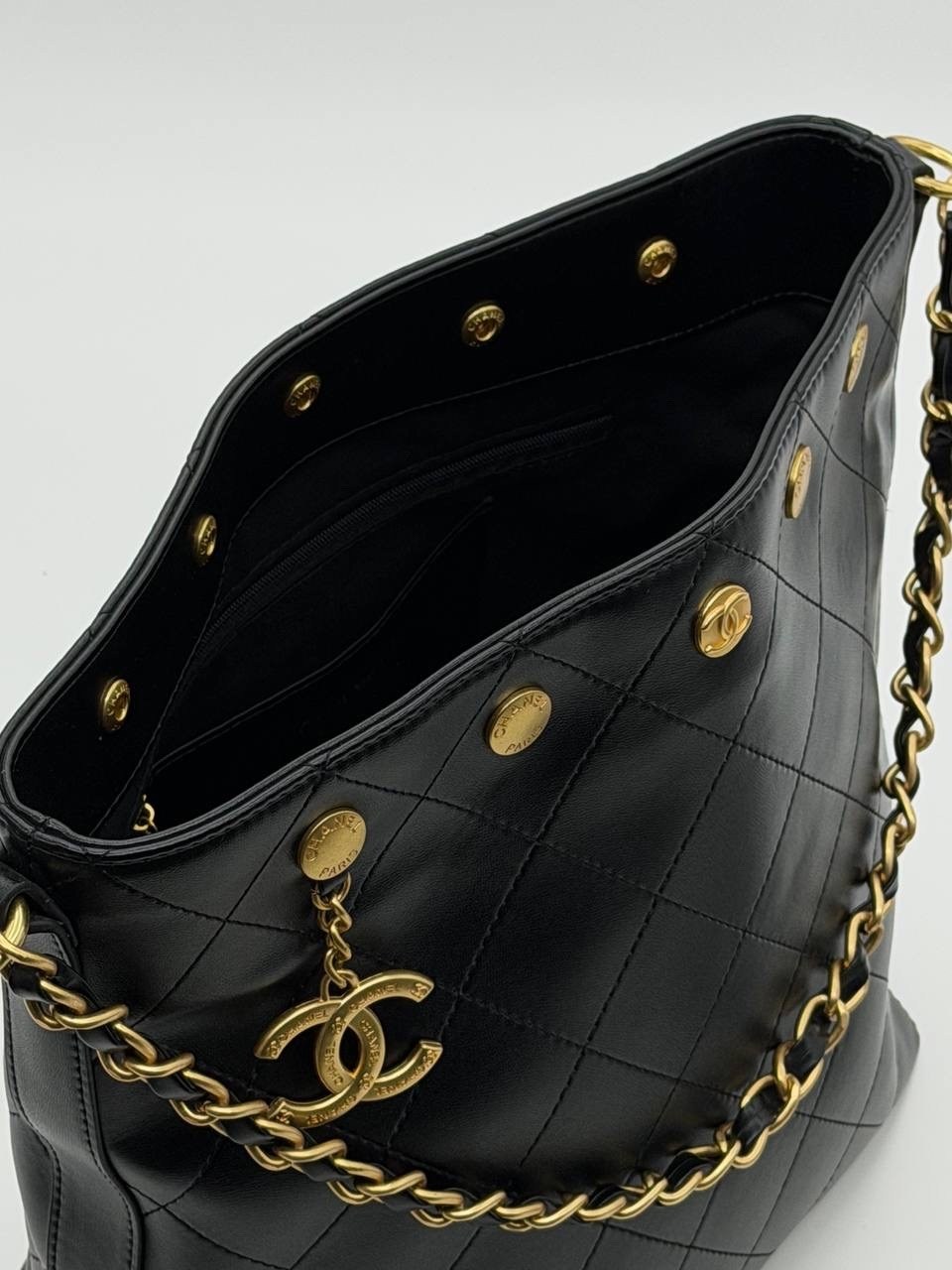 chanel сумка,сумки шанель,женская сумка chanel,женская черная кожаная сумка chanel shopping bag,chanel черная кожаная сумка через плечо для женщин