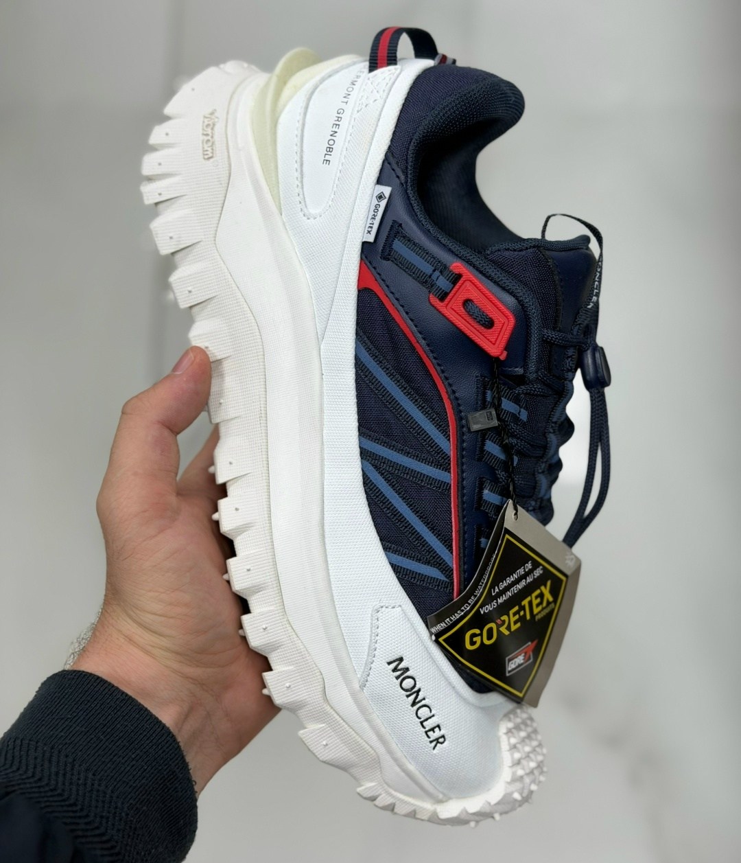 кроссовки moncler trailgrip low top серый,кроссовки moncler,спортивные кроссовки,спортивная ,низкие кроссовки