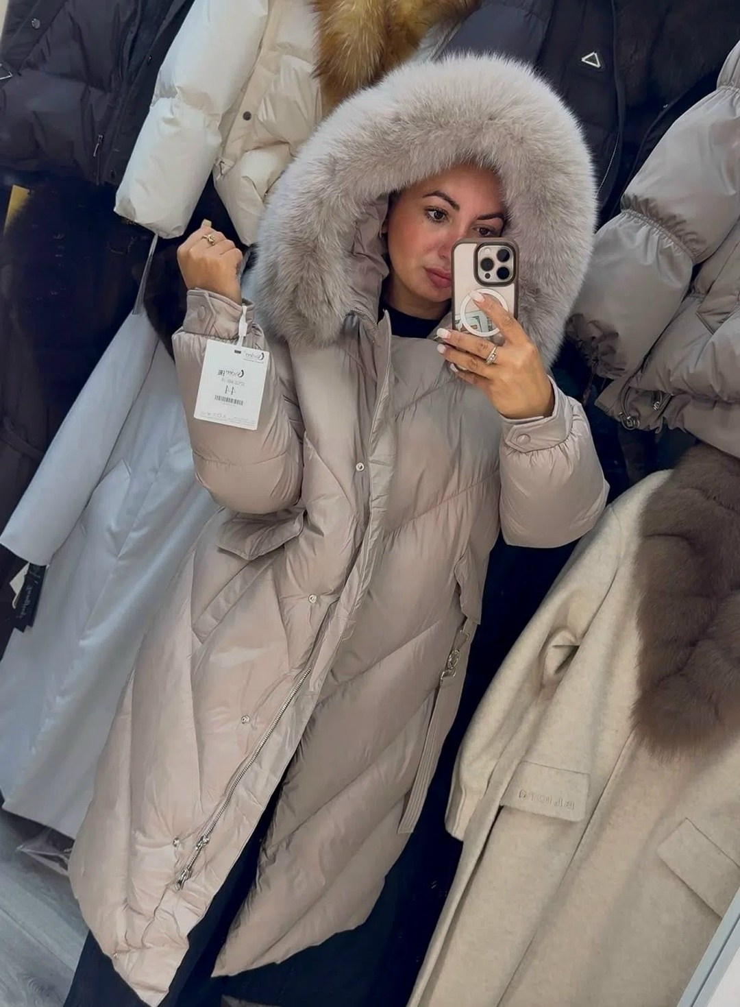 женские пуховики,пуховик зимний женский,одежда пуховик,куртка зимняя женская,пуховик с мехом