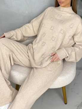 Костюм