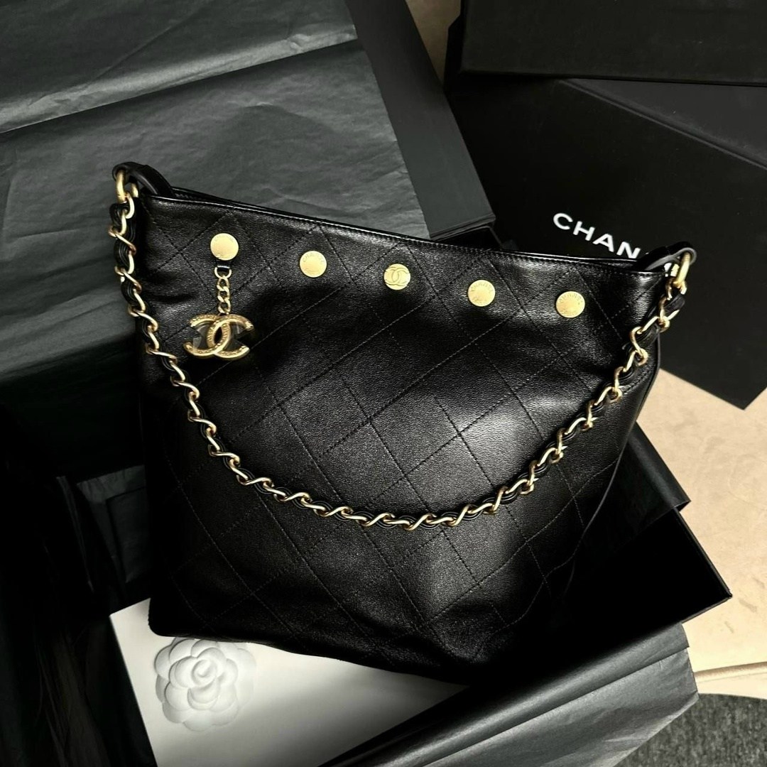 chanel сумка,сумки шанель,женская сумка chanel,женская черная кожаная сумка chanel shopping bag,chanel черная кожаная сумка через плечо для женщин